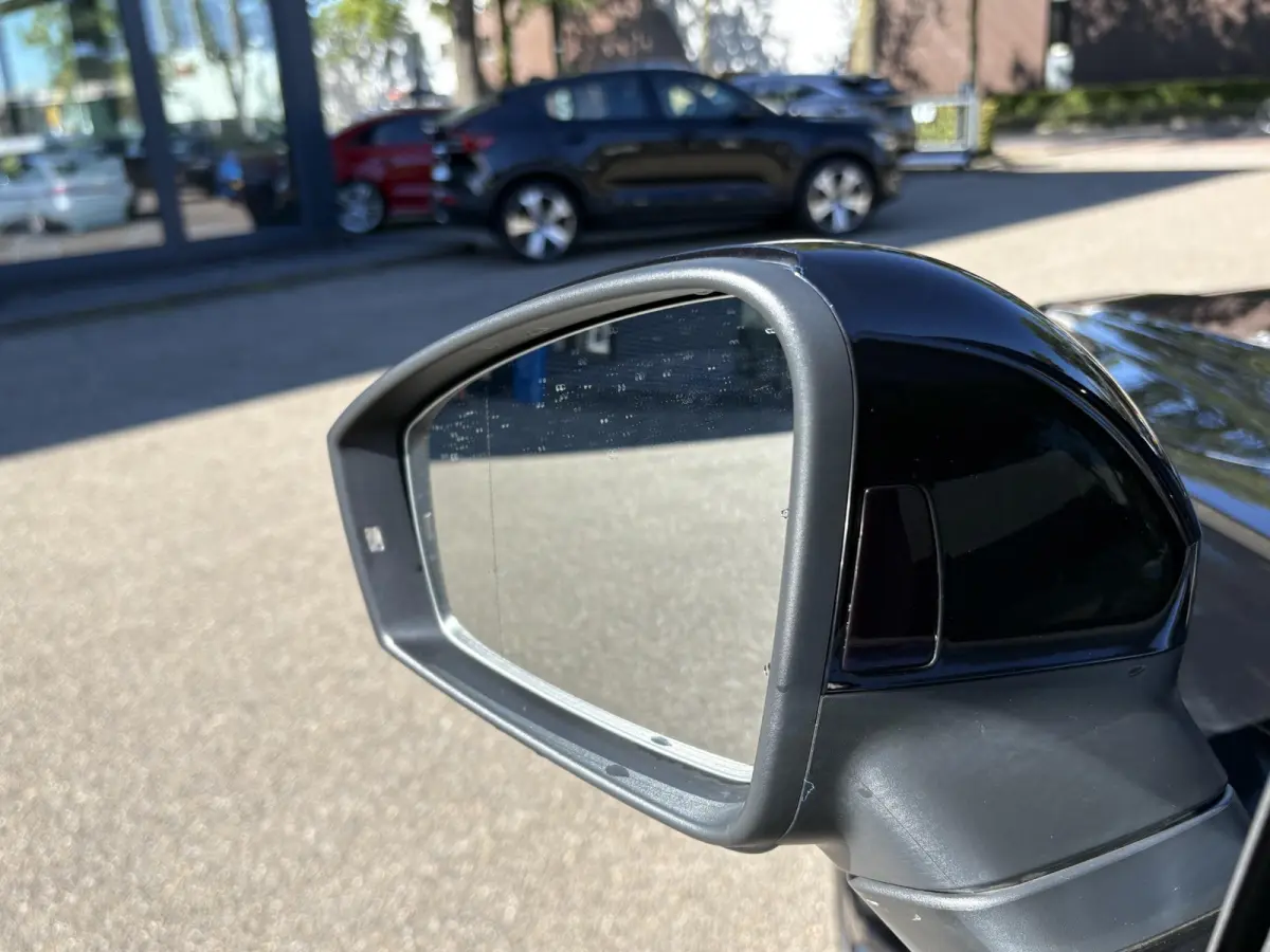 3.0 TSI Elegance VAN: 56.900,- VOOR: 52.877,- UW HERFSTVOORDEEL: 4.023,- EURO | LUCHTVERING| ELEK. TREKHAAK| LEDER| PANO | STOELVENTILATIE + MASSAGE| ACHTERBANK VERWARMD| MEMORY STOEL| 360 C