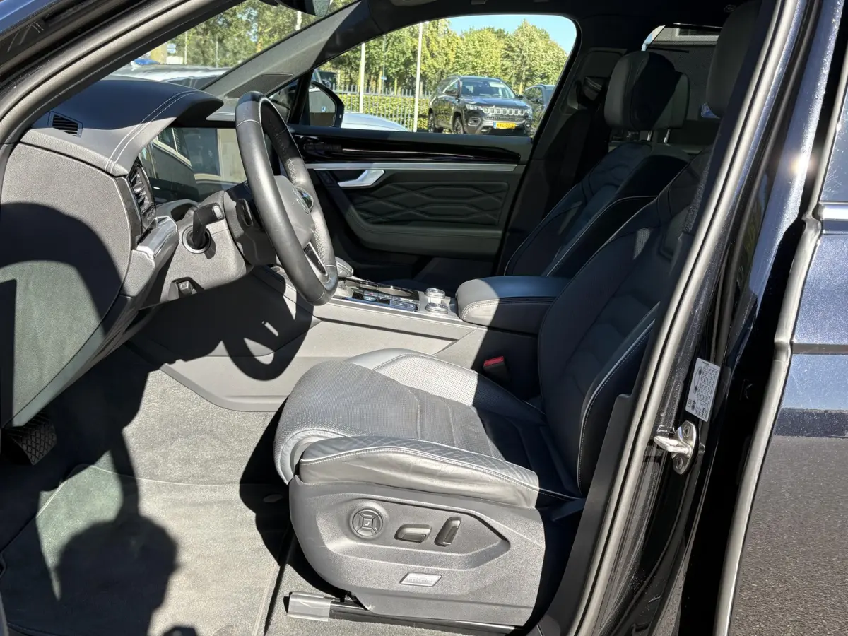 3.0 TSI Elegance VAN: 56.900,- VOOR: 52.877,- UW HERFSTVOORDEEL: 4.023,- EURO | LUCHTVERING| ELEK. TREKHAAK| LEDER| PANO | STOELVENTILATIE + MASSAGE| ACHTERBANK VERWARMD| MEMORY STOEL| 360 C