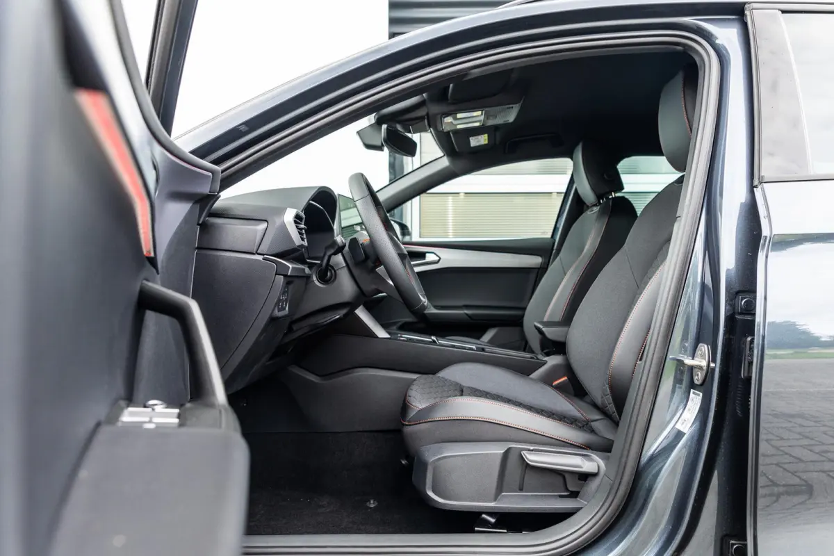 1.5 TSI 204pk DSG e-Hybrid FR Business | Velgen 17'' | Trekhaak Uitklapbaar