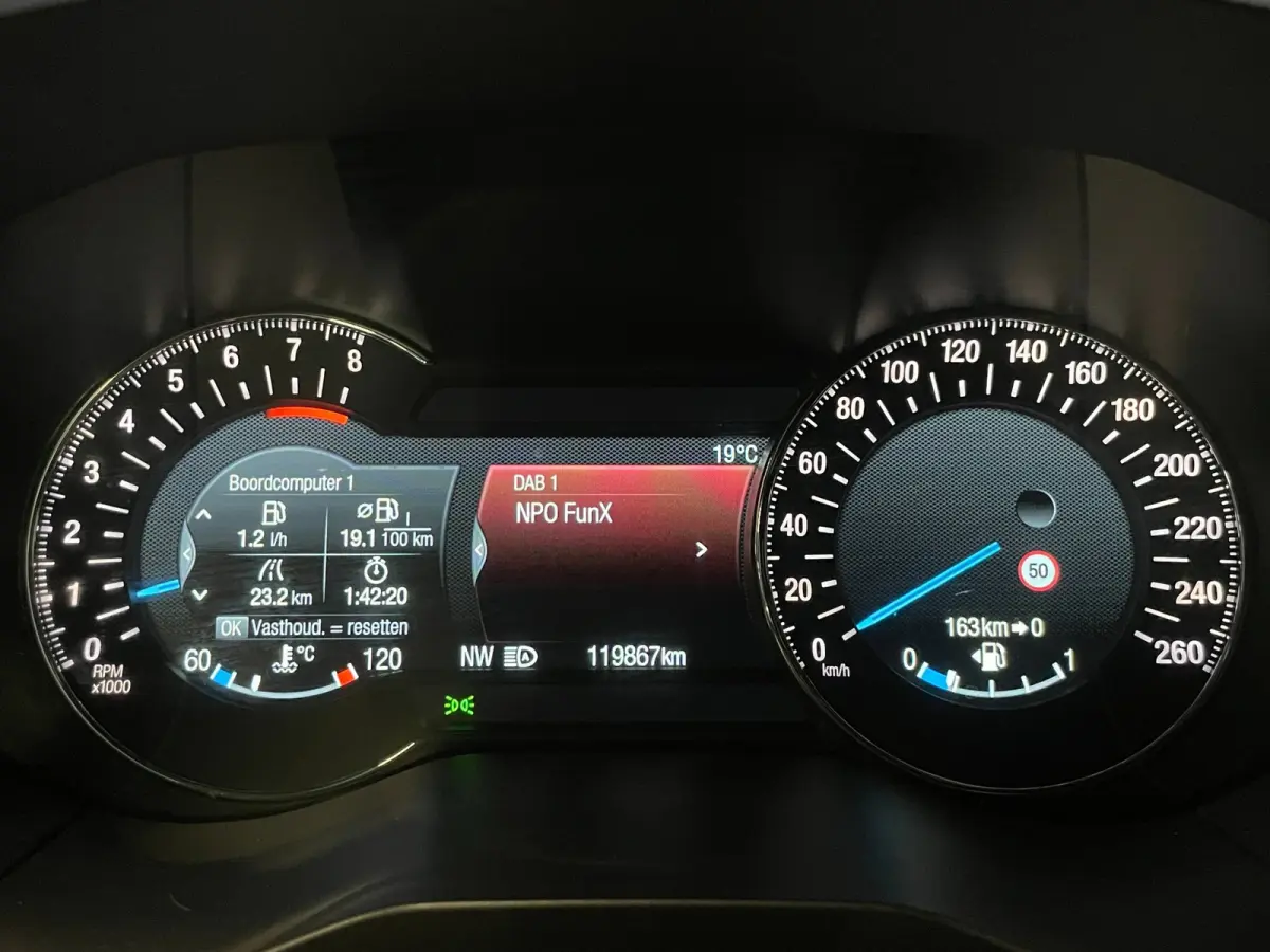 1.5 ST-Line 7-PERSOONS|NIEUWE MOTOR|AFN.TREKHAAK|STOEL+STUURVERW|CAMERA|CARPLAY|1/2 LEDER/ALCANTARA|MEMORY|CRUISE+CLIMA