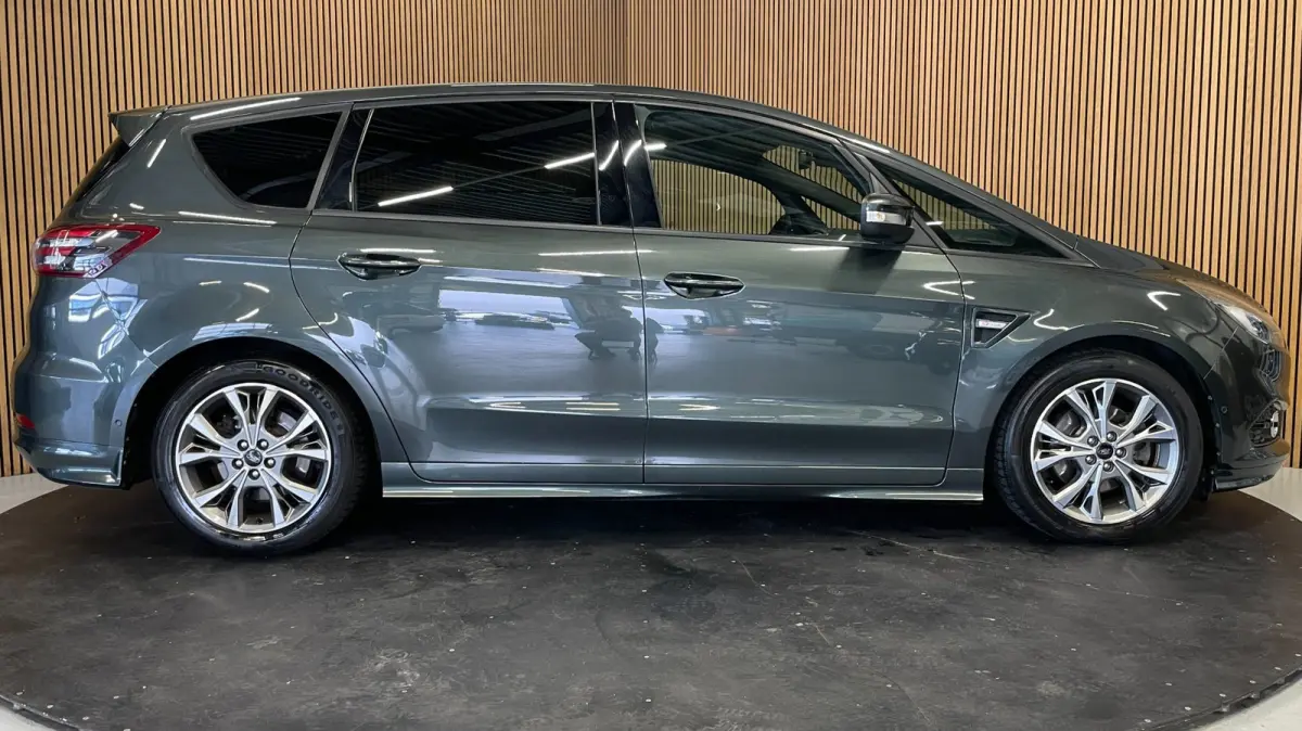 1.5 ST-Line 7-PERSOONS|NIEUWE MOTOR|AFN.TREKHAAK|STOEL+STUURVERW|CAMERA|CARPLAY|1/2 LEDER/ALCANTARA|MEMORY|CRUISE+CLIMA