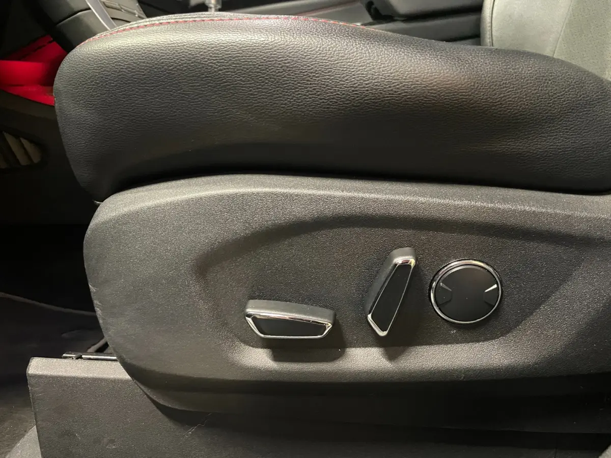 1.5 ST-Line 7-PERSOONS|NIEUWE MOTOR|AFN.TREKHAAK|STOEL+STUURVERW|CAMERA|CARPLAY|1/2 LEDER/ALCANTARA|MEMORY|CRUISE+CLIMA