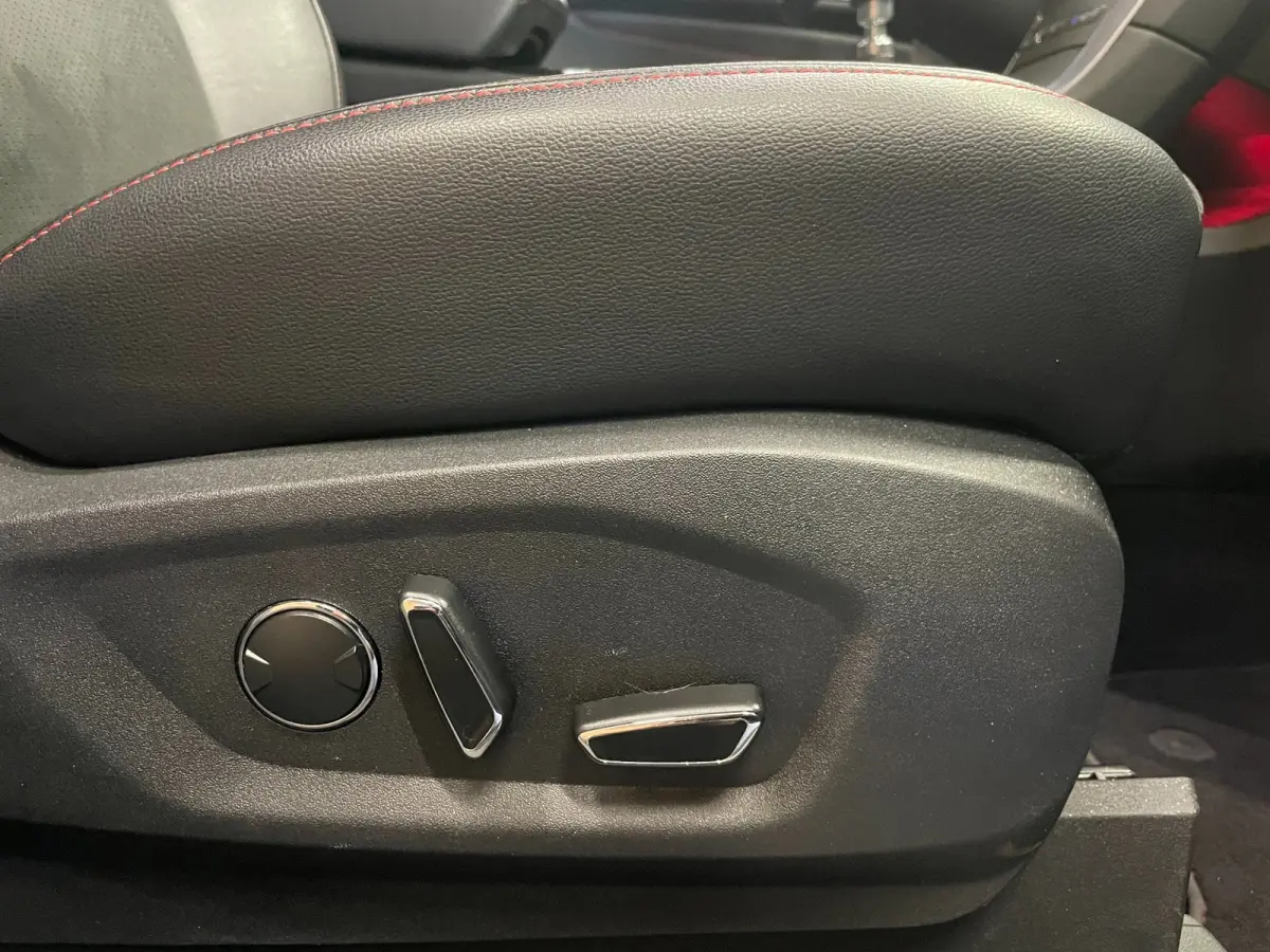 1.5 ST-Line 7-PERSOONS|NIEUWE MOTOR|AFN.TREKHAAK|STOEL+STUURVERW|CAMERA|CARPLAY|1/2 LEDER/ALCANTARA|MEMORY|CRUISE+CLIMA