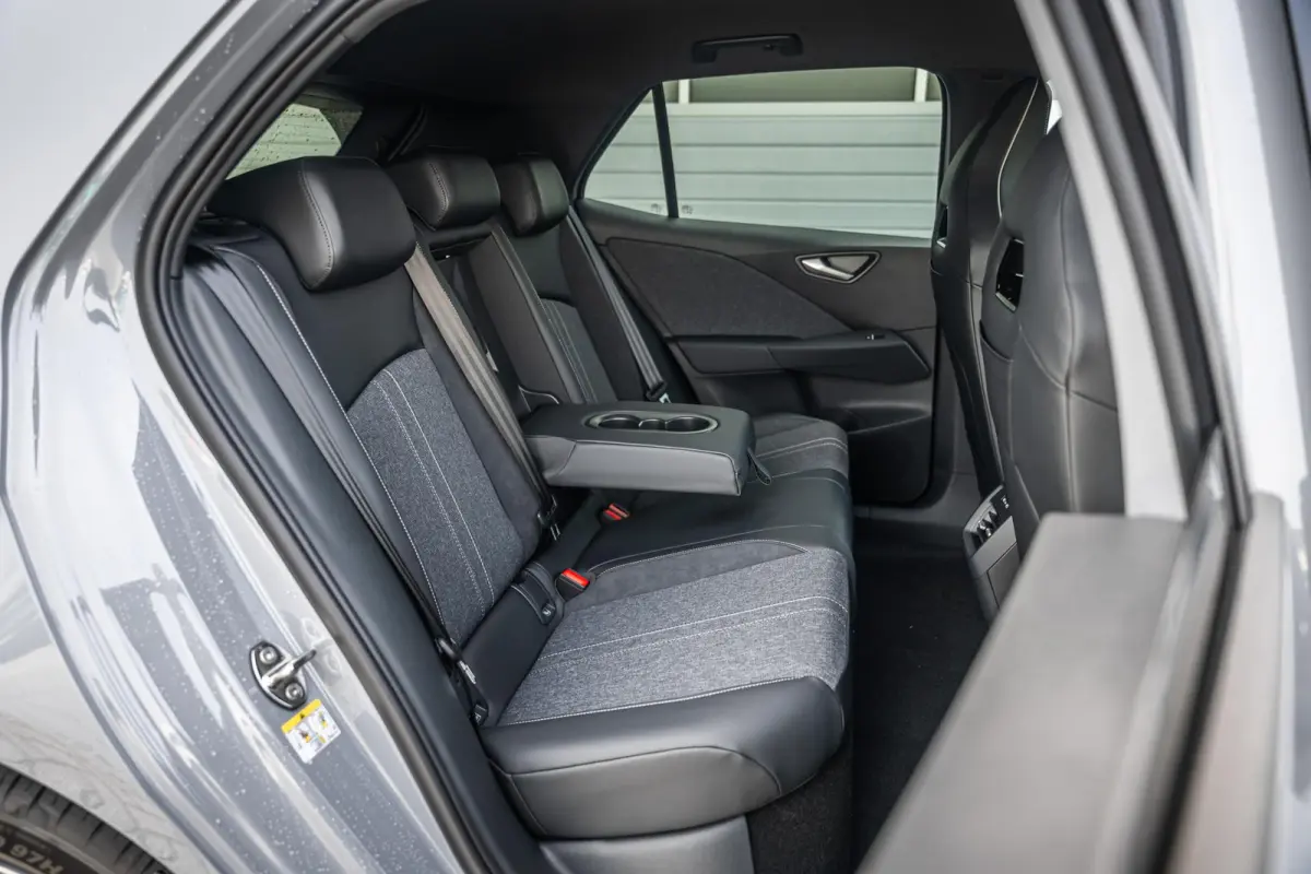 190pk Style 58 kWh | Steunhaak | 19" Velgen