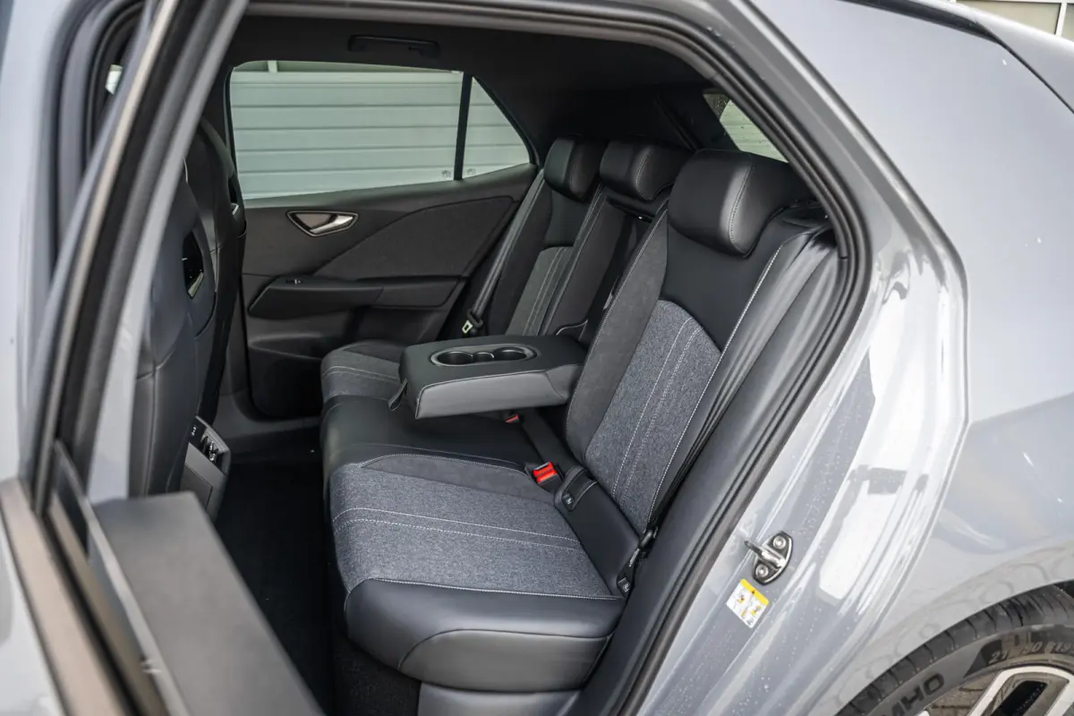 190pk Style 58 kWh | Steunhaak | 19" Velgen