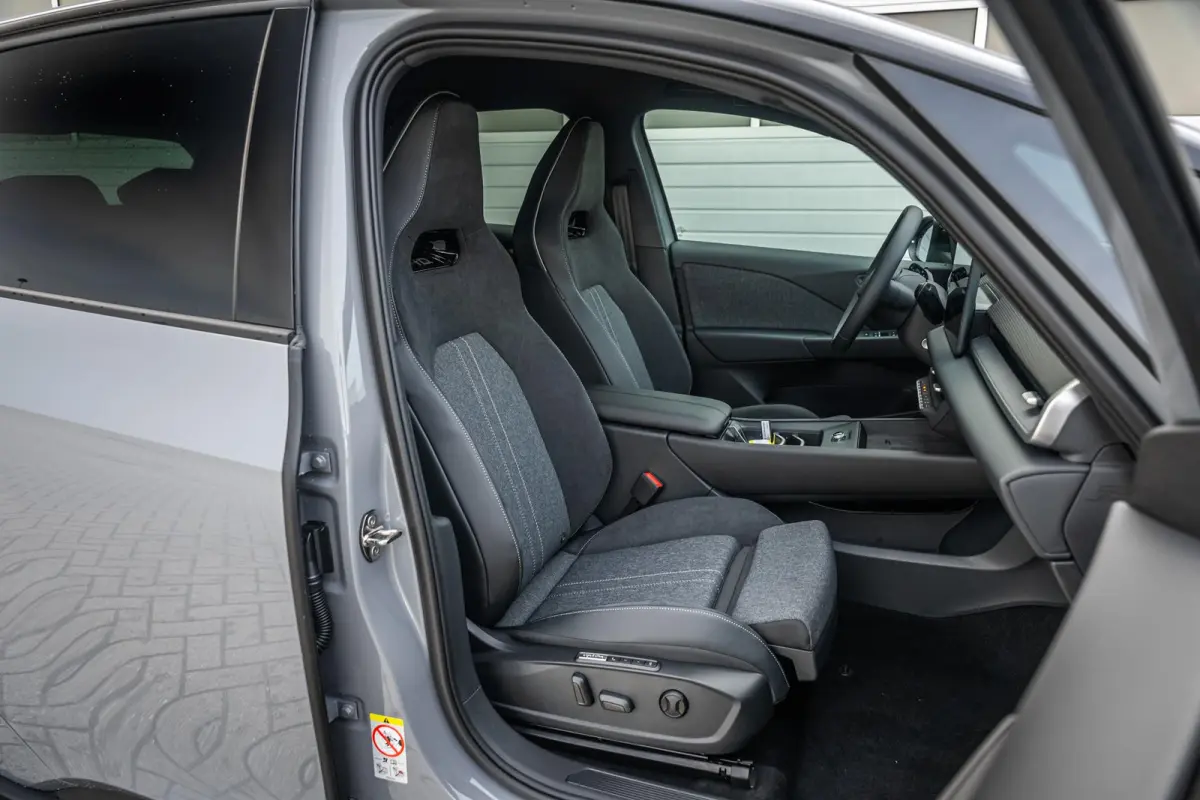 190pk Style 58 kWh | Steunhaak | 19" Velgen