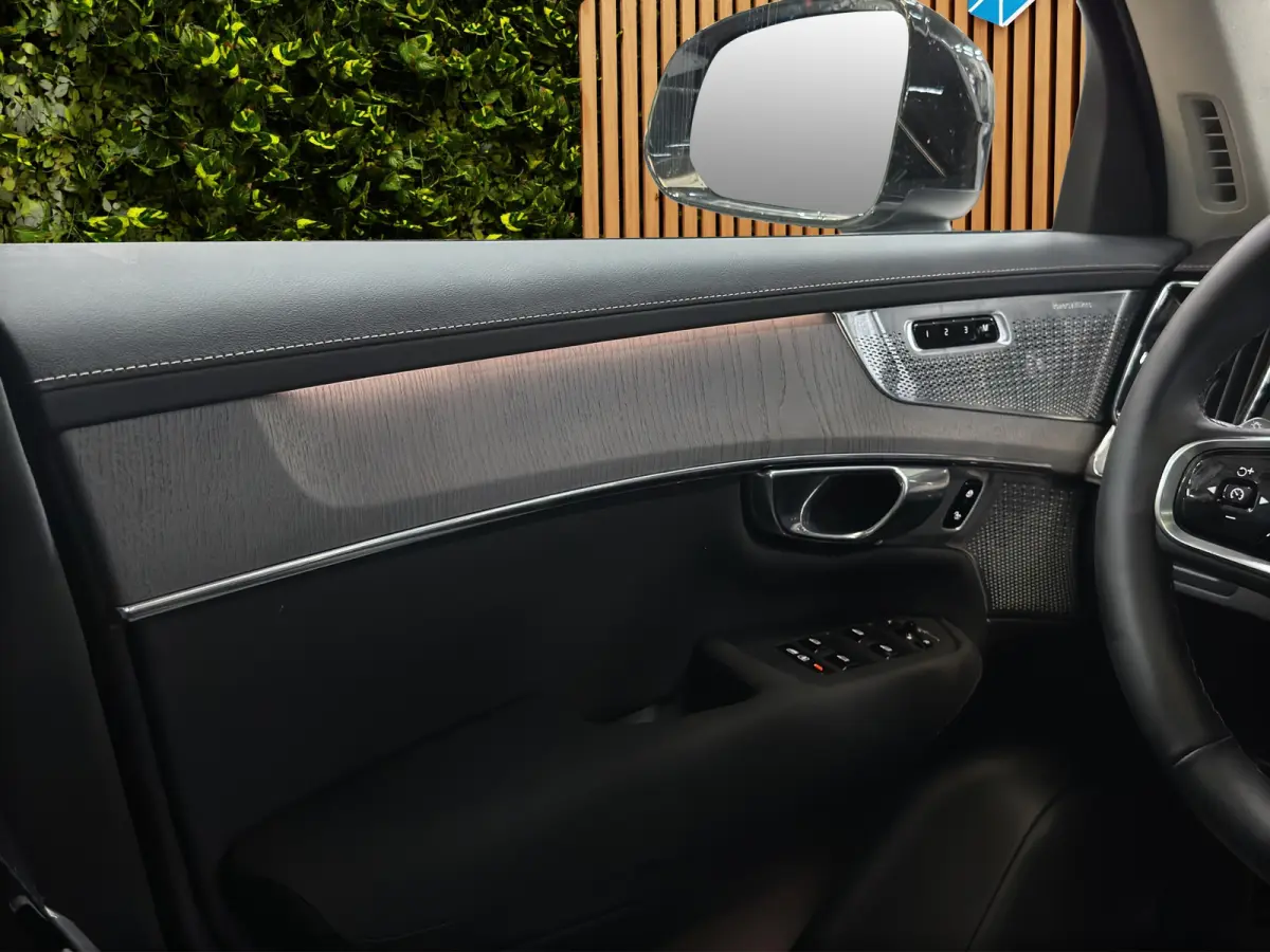 2.0 T8 Plug-in hybrid AWD Ultra Dark Pano | Stoelmassage | Luchtvering | Head-up|