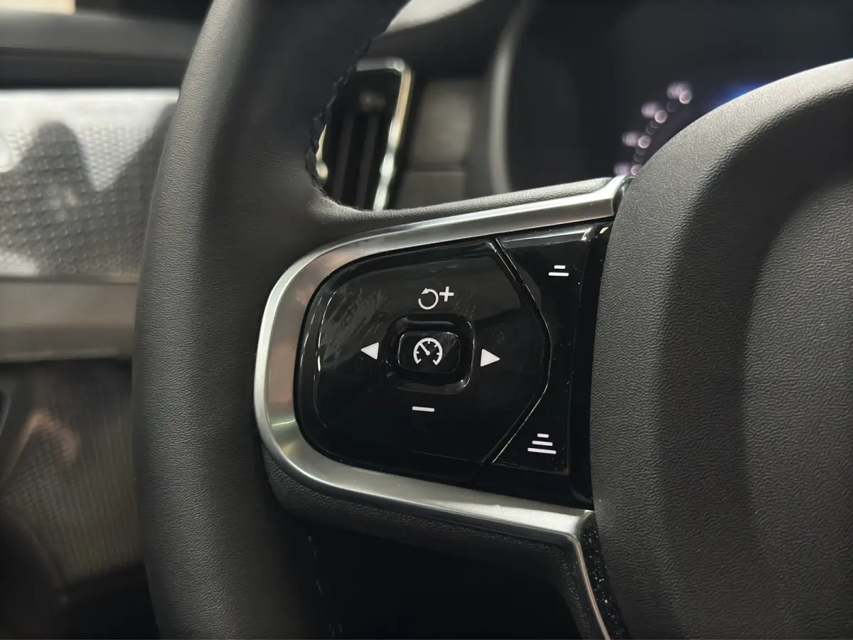 2.0 T8 Plug-in hybrid AWD Ultra Dark Pano | Stoelmassage | Luchtvering | Head-up|