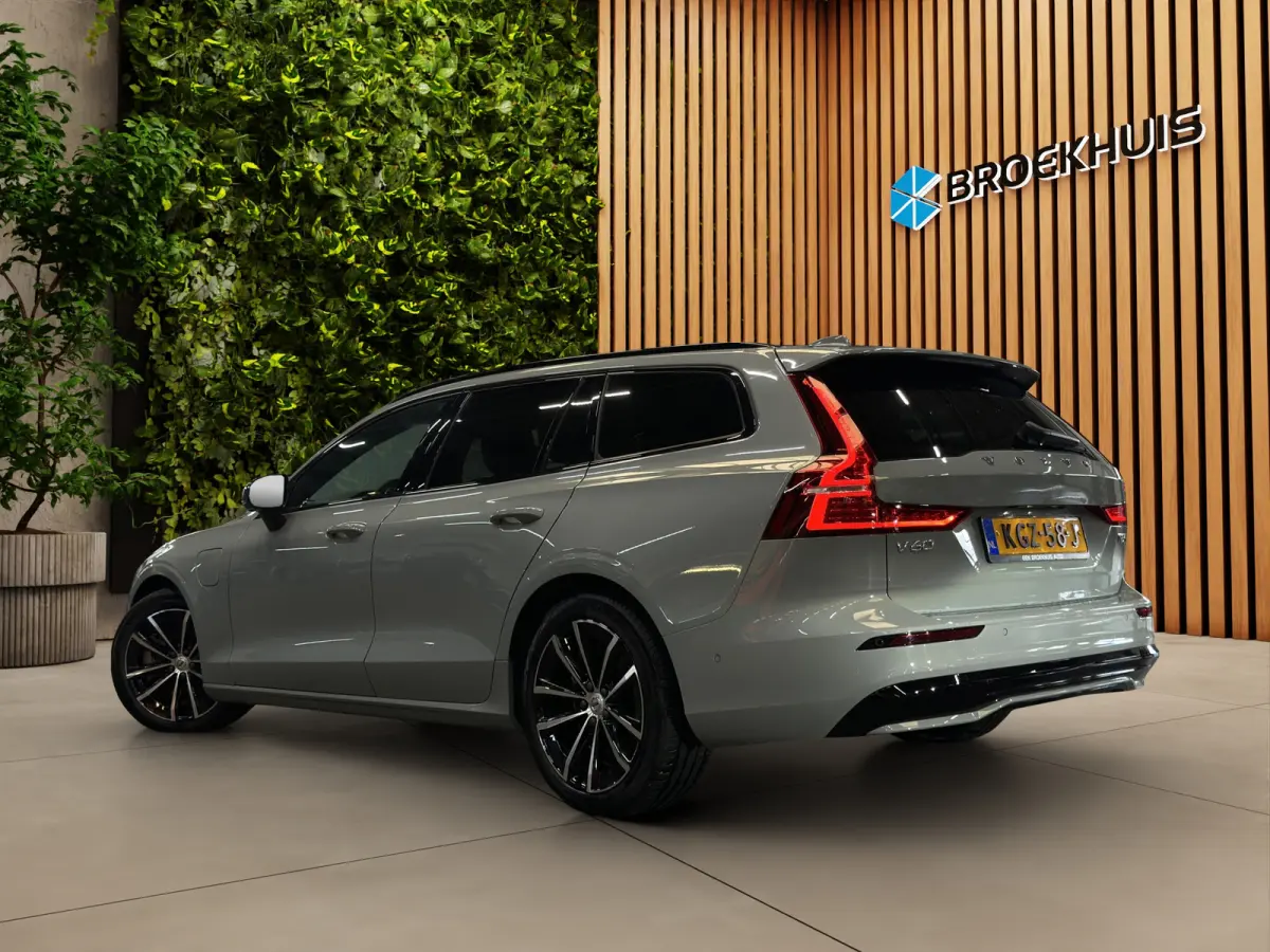 2.0 T8 Plug-in hybrid AWD Plus Dark | Pano | Head-up | 360Cam | Sportstoelen | Stoel/Stuurverw.|Harman&Kardon