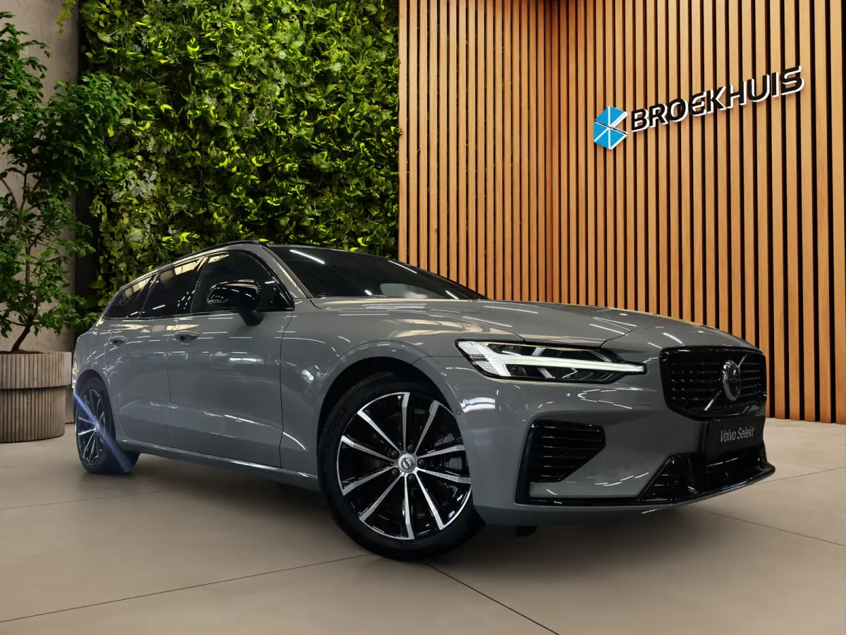 2.0 T8 Plug-in hybrid AWD Plus Dark | Pano | Head-up | 360Cam | Sportstoelen | Stoel/Stuurverw.|Harman&Kardon
