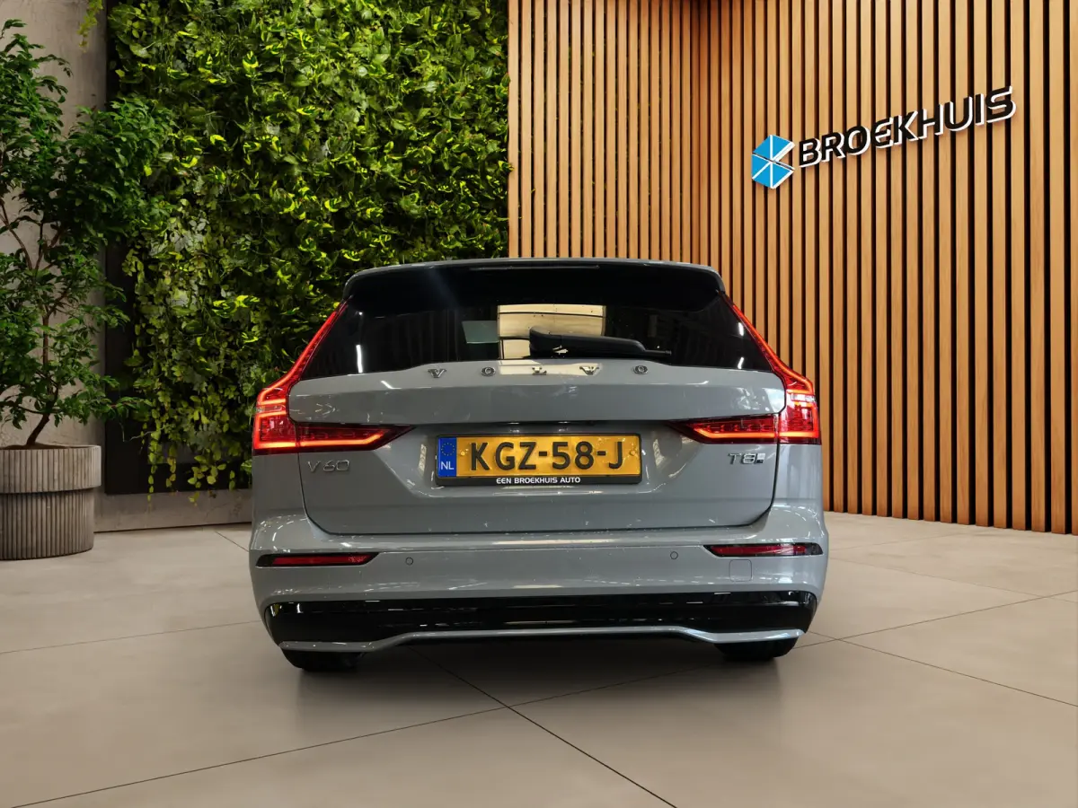 2.0 T8 Plug-in hybrid AWD Plus Dark | Pano | Head-up | 360Cam | Sportstoelen | Stoel/Stuurverw.|Harman&Kardon