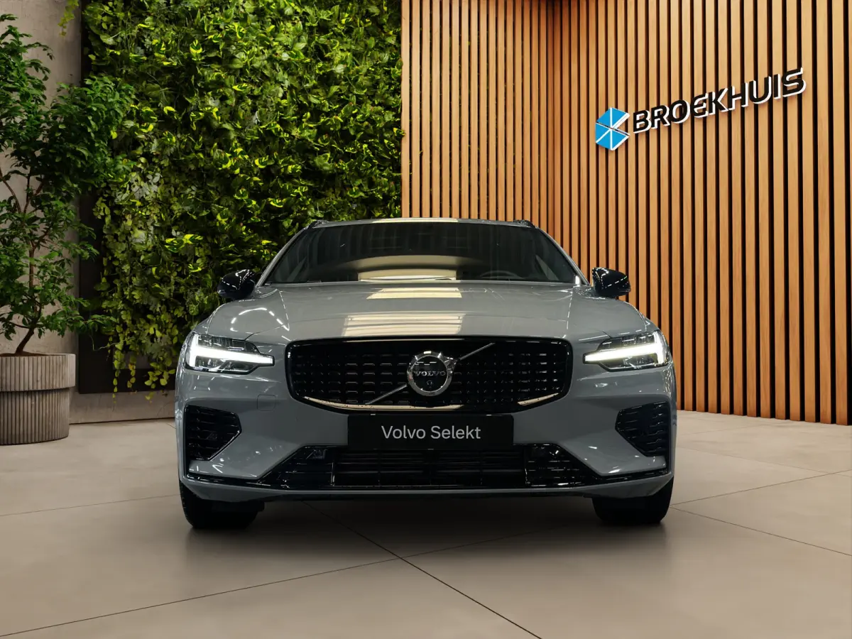 2.0 T8 Plug-in hybrid AWD Plus Dark | Pano | Head-up | 360Cam | Sportstoelen | Stoel/Stuurverw.|Harman&Kardon