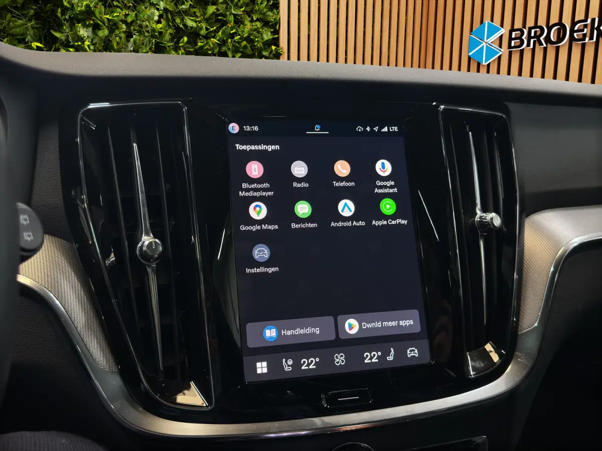 2.0 T8 Plug-in hybrid AWD Plus Dark | Pano | Head-up | 360Cam | Sportstoelen | Stoel/Stuurverw.|Harman&Kardon
