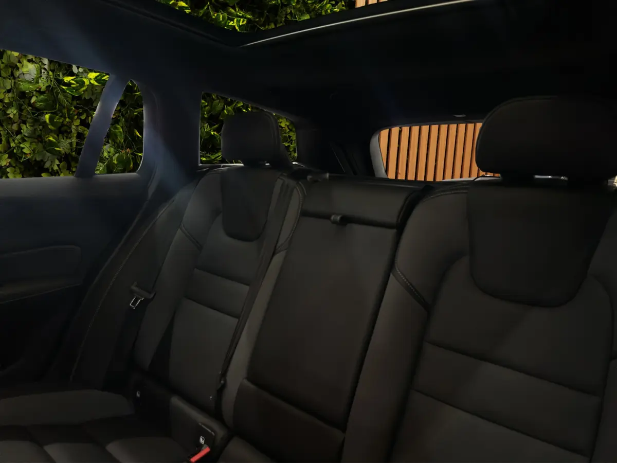 2.0 T8 Plug-in hybrid AWD Plus Dark | Pano | Head-up | 360Cam | Sportstoelen | Stoel/Stuurverw.|Harman&Kardon