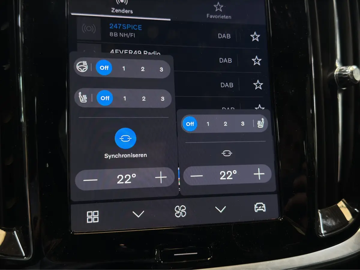 2.0 T8 Plug-in hybrid AWD Plus Dark | Pano | Head-up | 360Cam | Sportstoelen | Stoel/Stuurverw.|Harman&Kardon