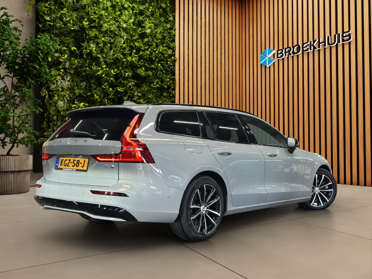 2.0 T8 Plug-in hybrid AWD Plus Dark | Pano | Head-up | 360Cam | Sportstoelen | Stoel/Stuurverw.|Harman&Kardon