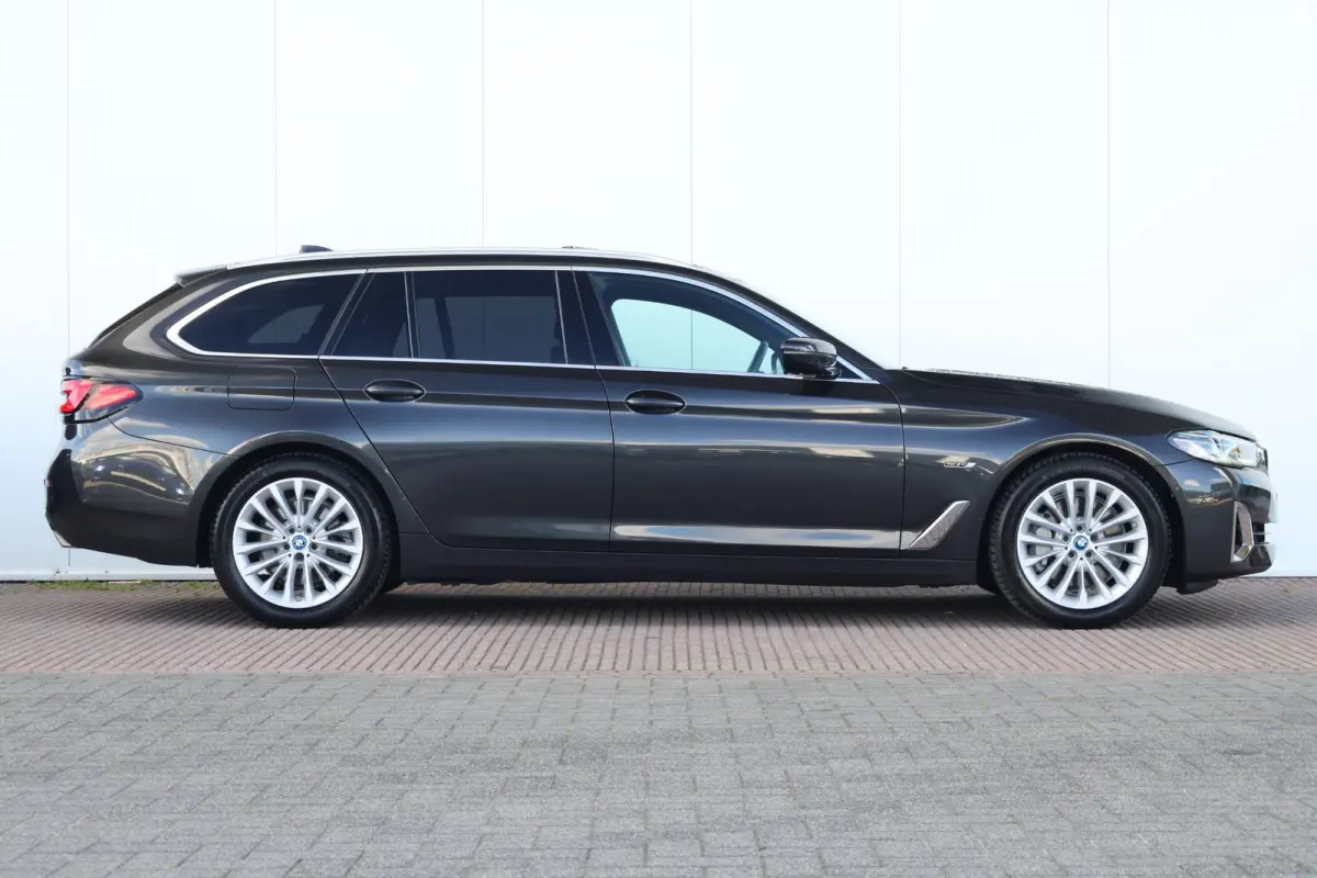 530e Business Edition Plus | SoH 90% | Pano Dak | Trekhaak | Driving Assistant Professional | Stuurwiel Verwarming |