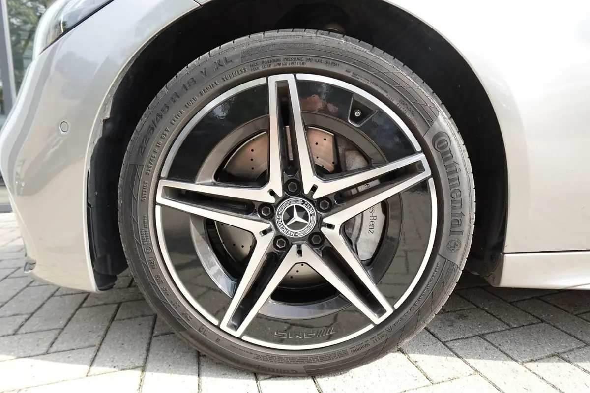 300 e AMG Line PANO KEYLESS 360