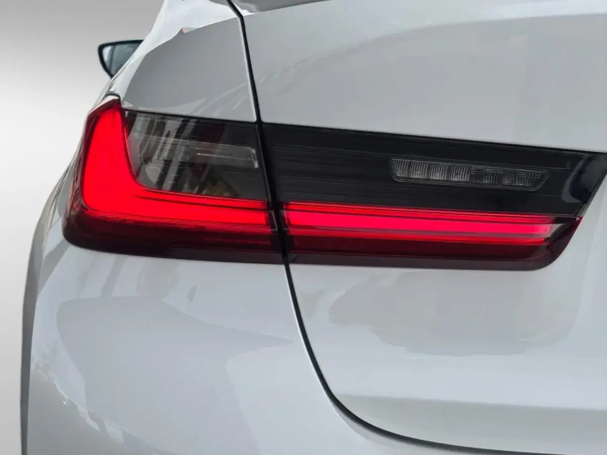 320i High Executive (Goed OndH, Navi Pro, StoelV, PDC V+A, Climate Con, Cruise Con, Etc)