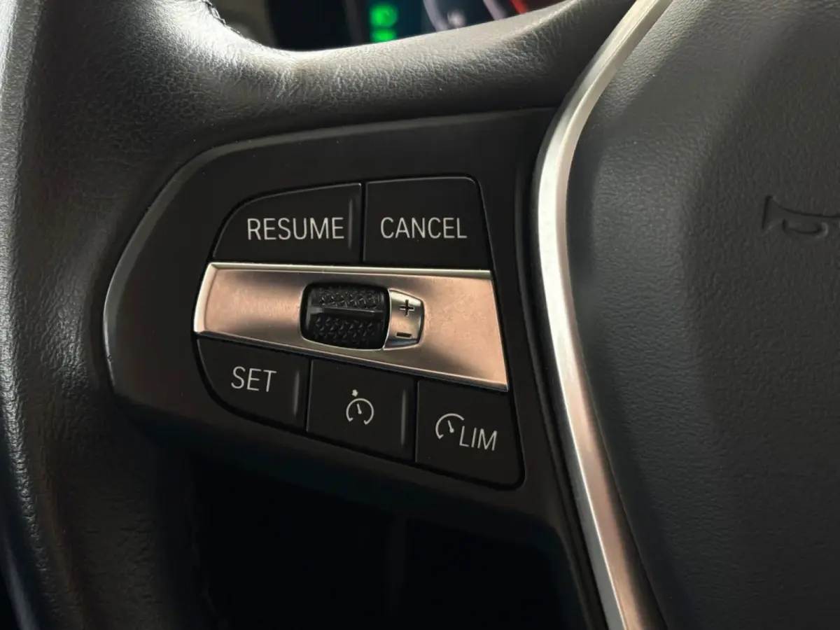320i High Executive (Goed OndH, Navi Pro, StoelV, PDC V+A, Climate Con, Cruise Con, Etc)