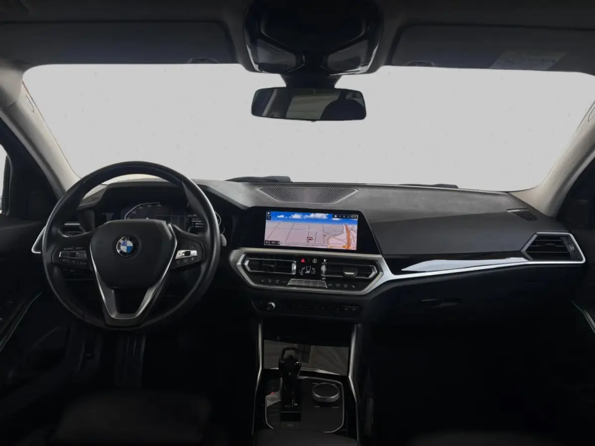 320i High Executive (Goed OndH, Navi Pro, StoelV, PDC V+A, Climate Con, Cruise Con, Etc)