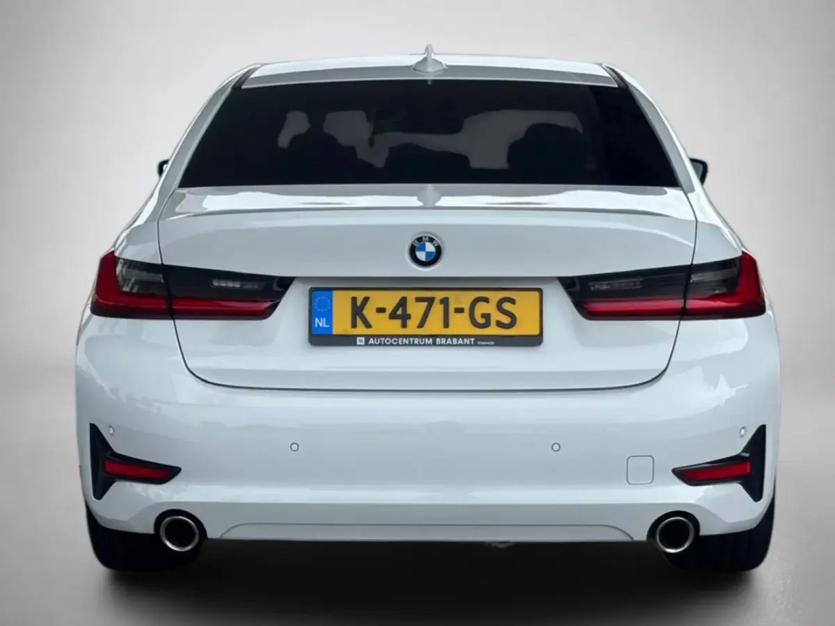 320i High Executive (Goed OndH, Navi Pro, StoelV, PDC V+A, Climate Con, Cruise Con, Etc)