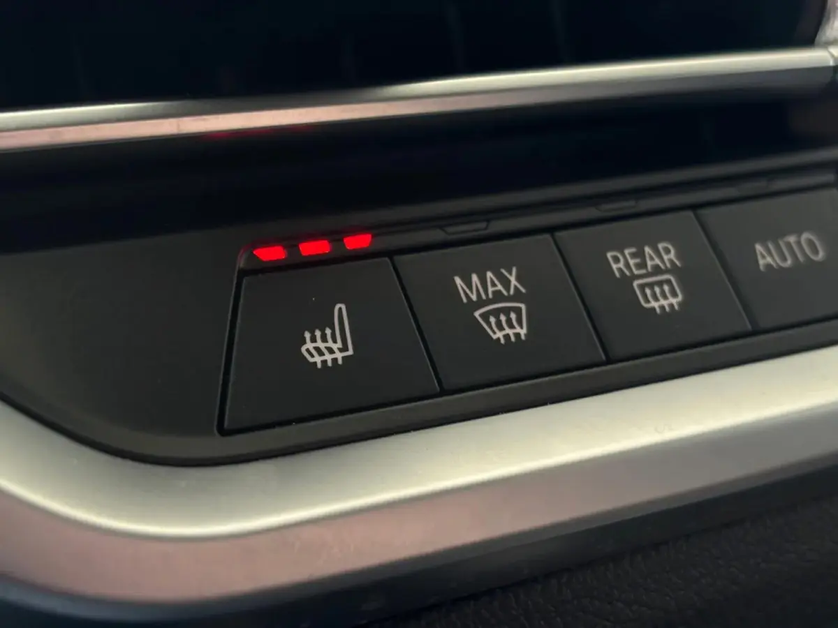 320i High Executive (Goed OndH, Navi Pro, StoelV, PDC V+A, Climate Con, Cruise Con, Etc)