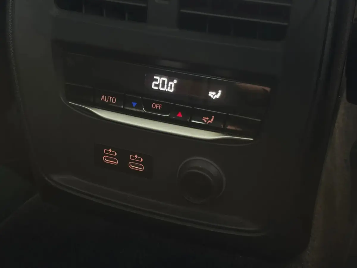 320i High Executive (Goed OndH, Navi Pro, StoelV, PDC V+A, Climate Con, Cruise Con, Etc)