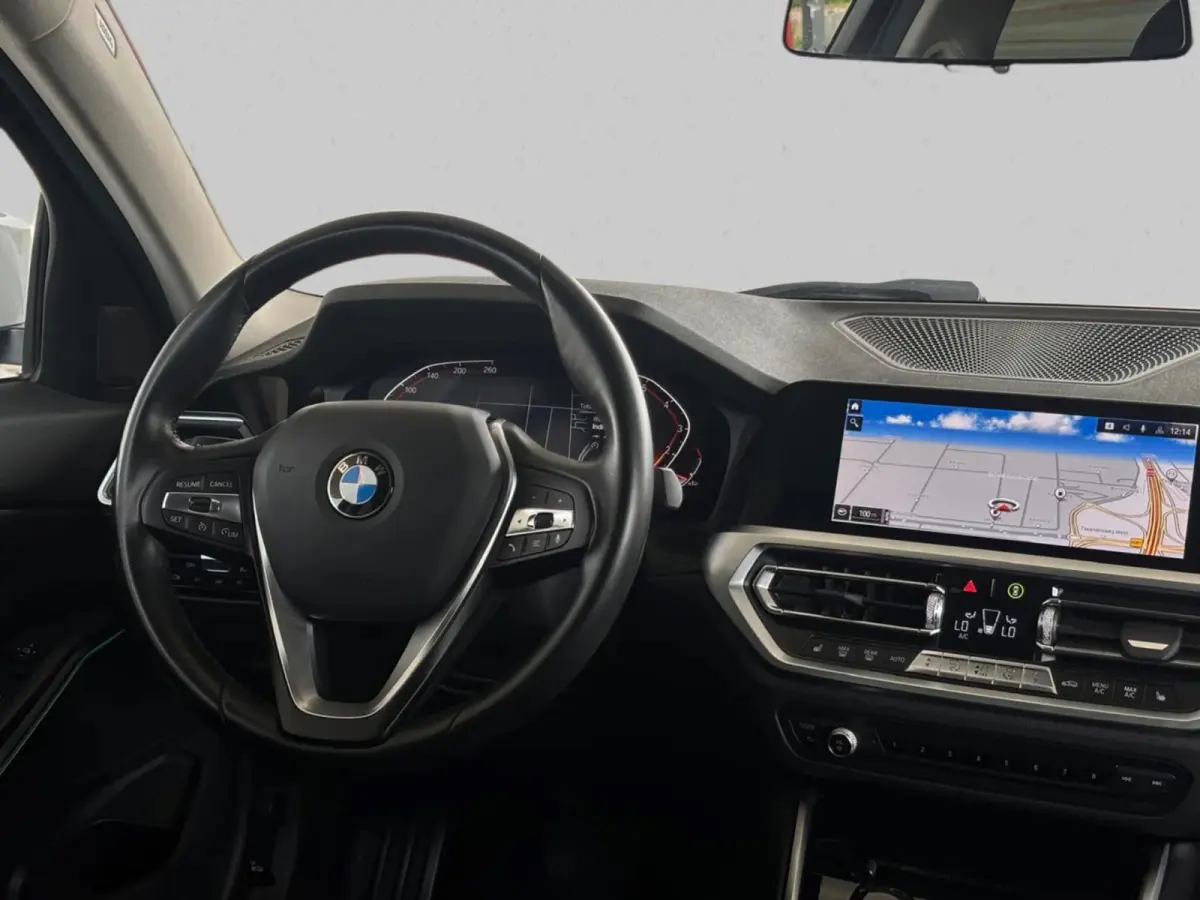 320i High Executive (Goed OndH, Navi Pro, StoelV, PDC V+A, Climate Con, Cruise Con, Etc)