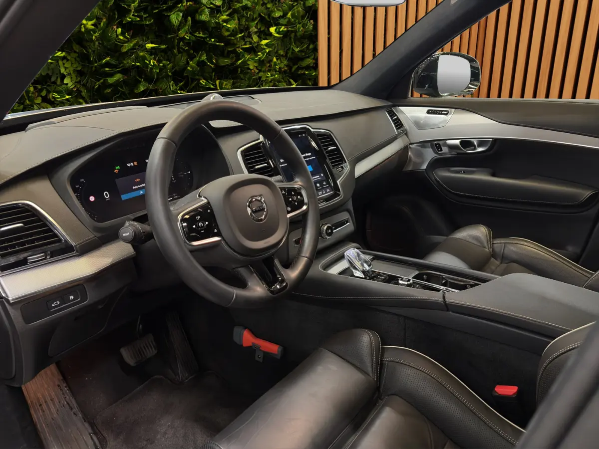 2.0 T8 Recharge AWD Ultimate Dark | Bowers&Wilkins| Luchtvering | Head-up| Sportstoelen|