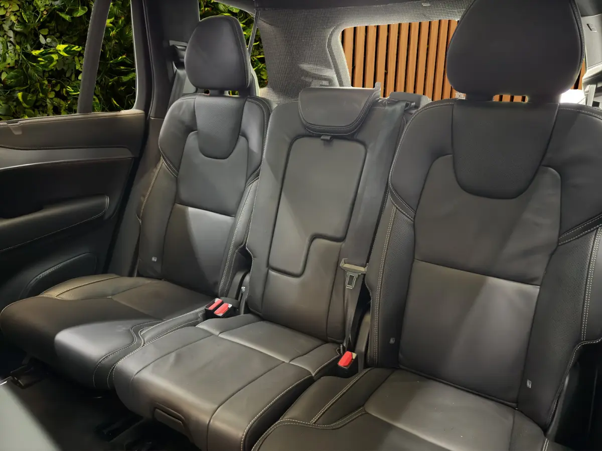 2.0 T8 Recharge AWD Ultimate Dark | Bowers&Wilkins| Luchtvering | Head-up| Sportstoelen|