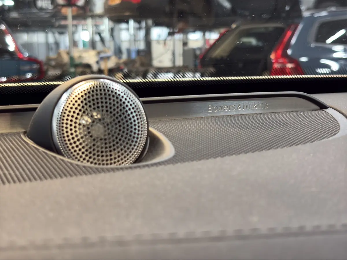 2.0 T8 Recharge AWD Ultimate Dark | Bowers&Wilkins| Luchtvering | Head-up| Sportstoelen|