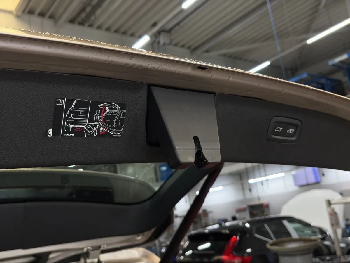 2.0 T8 Recharge AWD Ultimate Dark | Bowers&Wilkins| Luchtvering | Head-up| Sportstoelen|