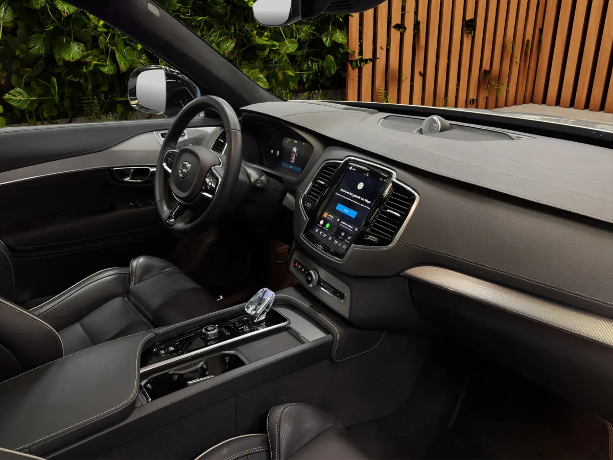 2.0 T8 Recharge AWD Ultimate Dark | Bowers&Wilkins| Luchtvering | Head-up| Sportstoelen|