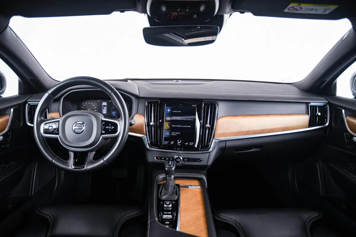 2.0 T5 Inscription Panoramadak - Luchtvering - Adaptieve Cruise Control - Head up - Harman Kardon - Stoelverwarming voor/achter - Stuurwielverwarming - Visual Park Assist - Drive Mode Settin