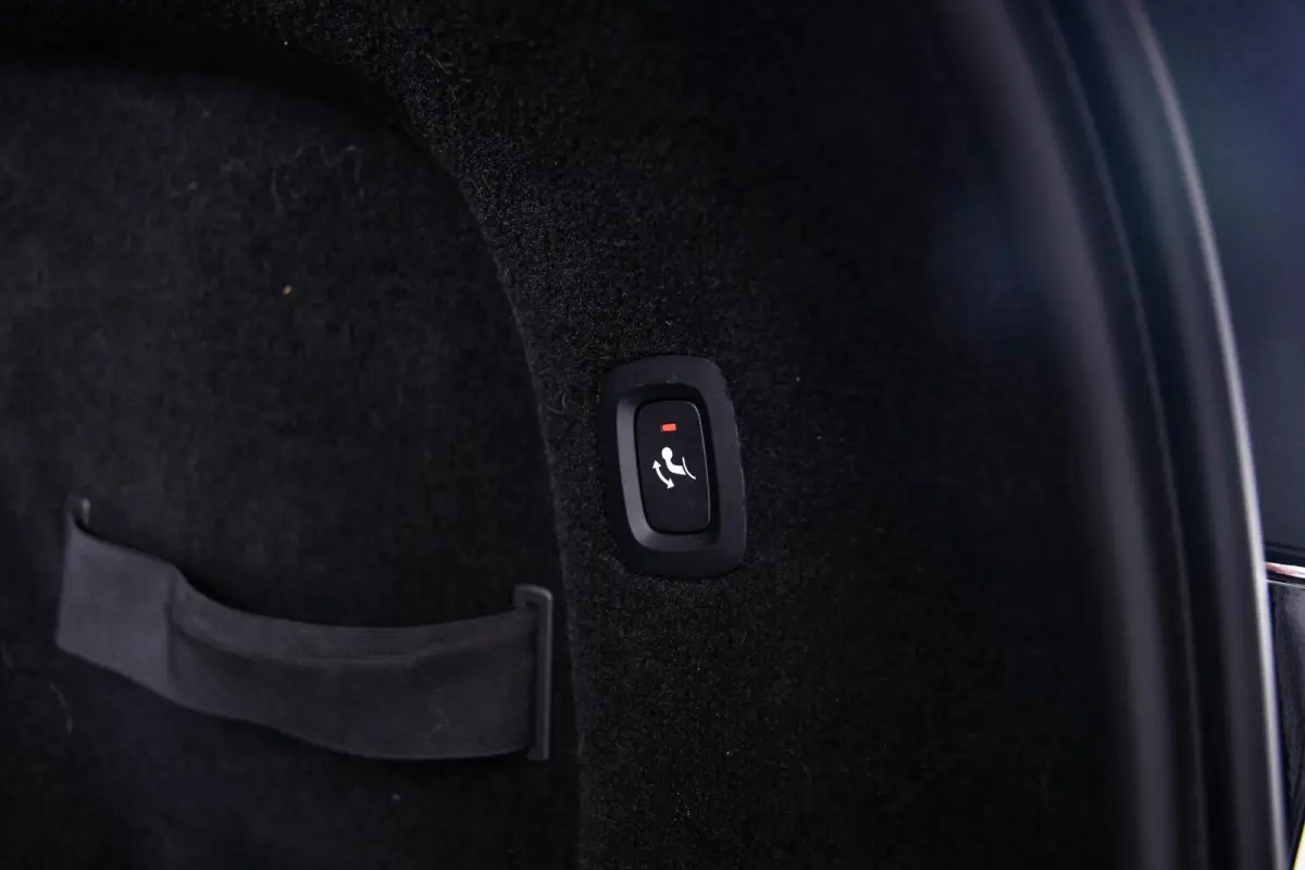 2.0 T5 Inscription Panoramadak - Luchtvering - Adaptieve Cruise Control - Head up - Harman Kardon - Stoelverwarming voor/achter - Stuurwielverwarming - Visual Park Assist - Drive Mode Settin