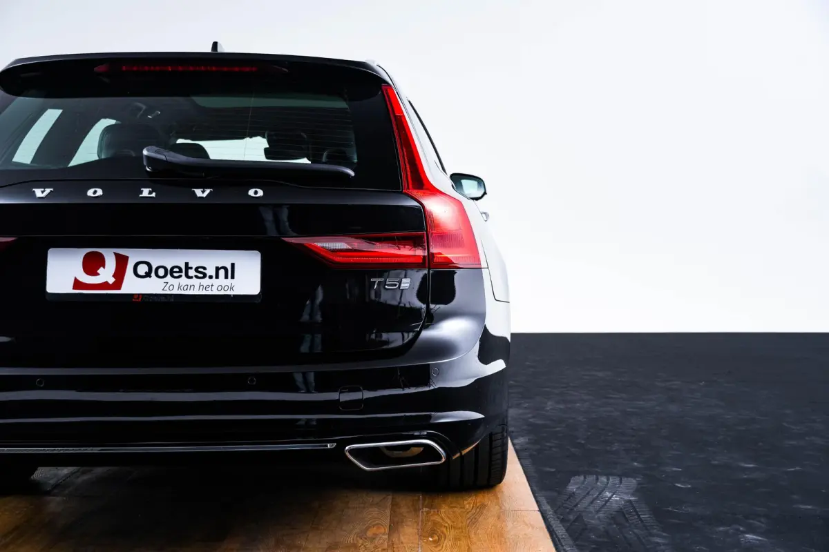 2.0 T5 Inscription Panoramadak - Luchtvering - Adaptieve Cruise Control - Head up - Harman Kardon - Stoelverwarming voor/achter - Stuurwielverwarming - Visual Park Assist - Drive Mode Settin