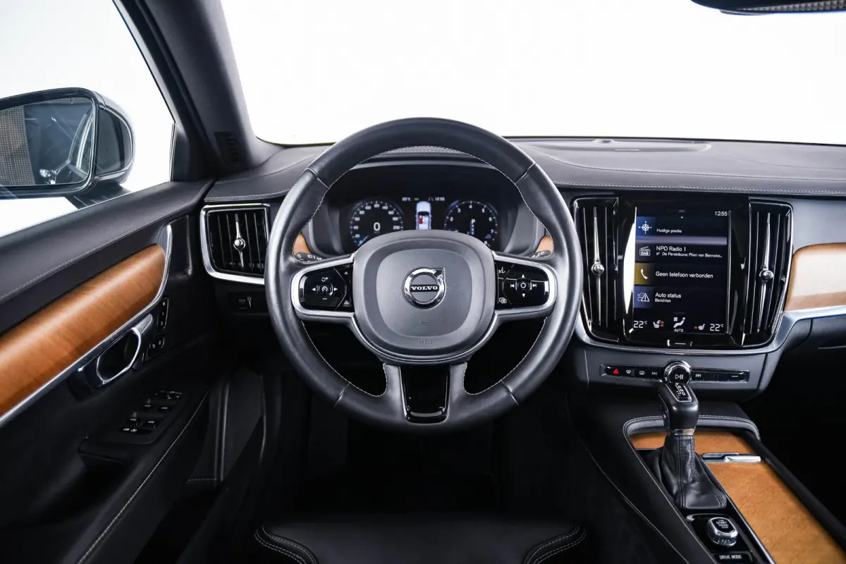 2.0 T5 Inscription Panoramadak - Luchtvering - Adaptieve Cruise Control - Head up - Harman Kardon - Stoelverwarming voor/achter - Stuurwielverwarming - Visual Park Assist - Drive Mode Settin