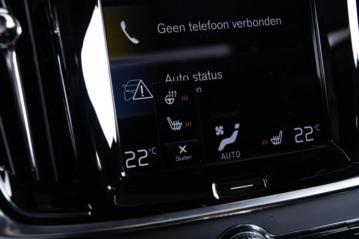 2.0 T5 Inscription Panoramadak - Luchtvering - Adaptieve Cruise Control - Head up - Harman Kardon - Stoelverwarming voor/achter - Stuurwielverwarming - Visual Park Assist - Drive Mode Settin