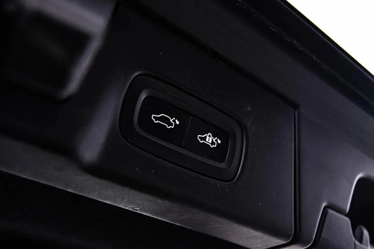 2.0 T5 Inscription Panoramadak - Luchtvering - Adaptieve Cruise Control - Head up - Harman Kardon - Stoelverwarming voor/achter - Stuurwielverwarming - Visual Park Assist - Drive Mode Settin