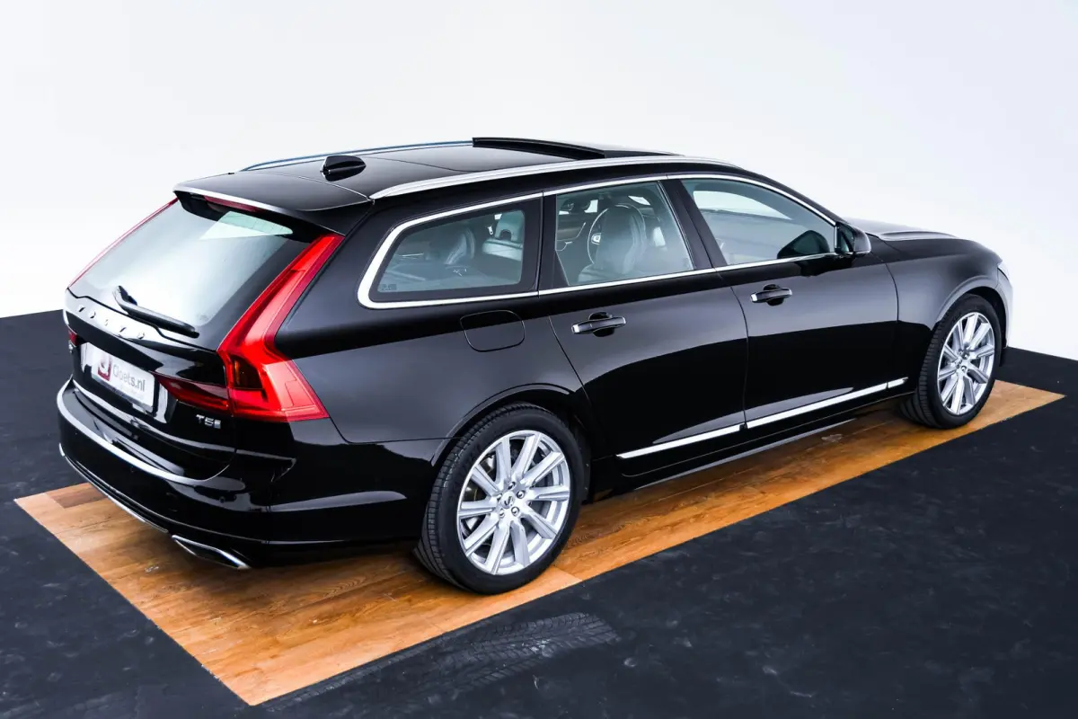 2.0 T5 Inscription Panoramadak - Luchtvering - Adaptieve Cruise Control - Head up - Harman Kardon - Stoelverwarming voor/achter - Stuurwielverwarming - Visual Park Assist - Drive Mode Settin