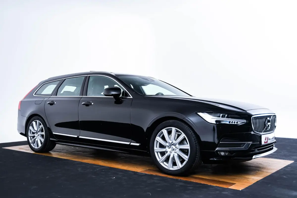 2.0 T5 Inscription Panoramadak - Luchtvering - Adaptieve Cruise Control - Head up - Harman Kardon - Stoelverwarming voor/achter - Stuurwielverwarming - Visual Park Assist - Drive Mode Settin