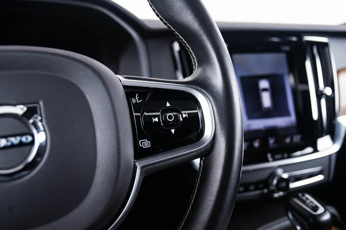 2.0 T5 Inscription Panoramadak - Luchtvering - Adaptieve Cruise Control - Head up - Harman Kardon - Stoelverwarming voor/achter - Stuurwielverwarming - Visual Park Assist - Drive Mode Settin
