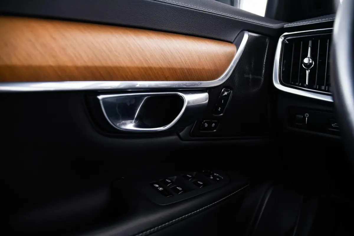 2.0 T5 Inscription Panoramadak - Luchtvering - Adaptieve Cruise Control - Head up - Harman Kardon - Stoelverwarming voor/achter - Stuurwielverwarming - Visual Park Assist - Drive Mode Settin