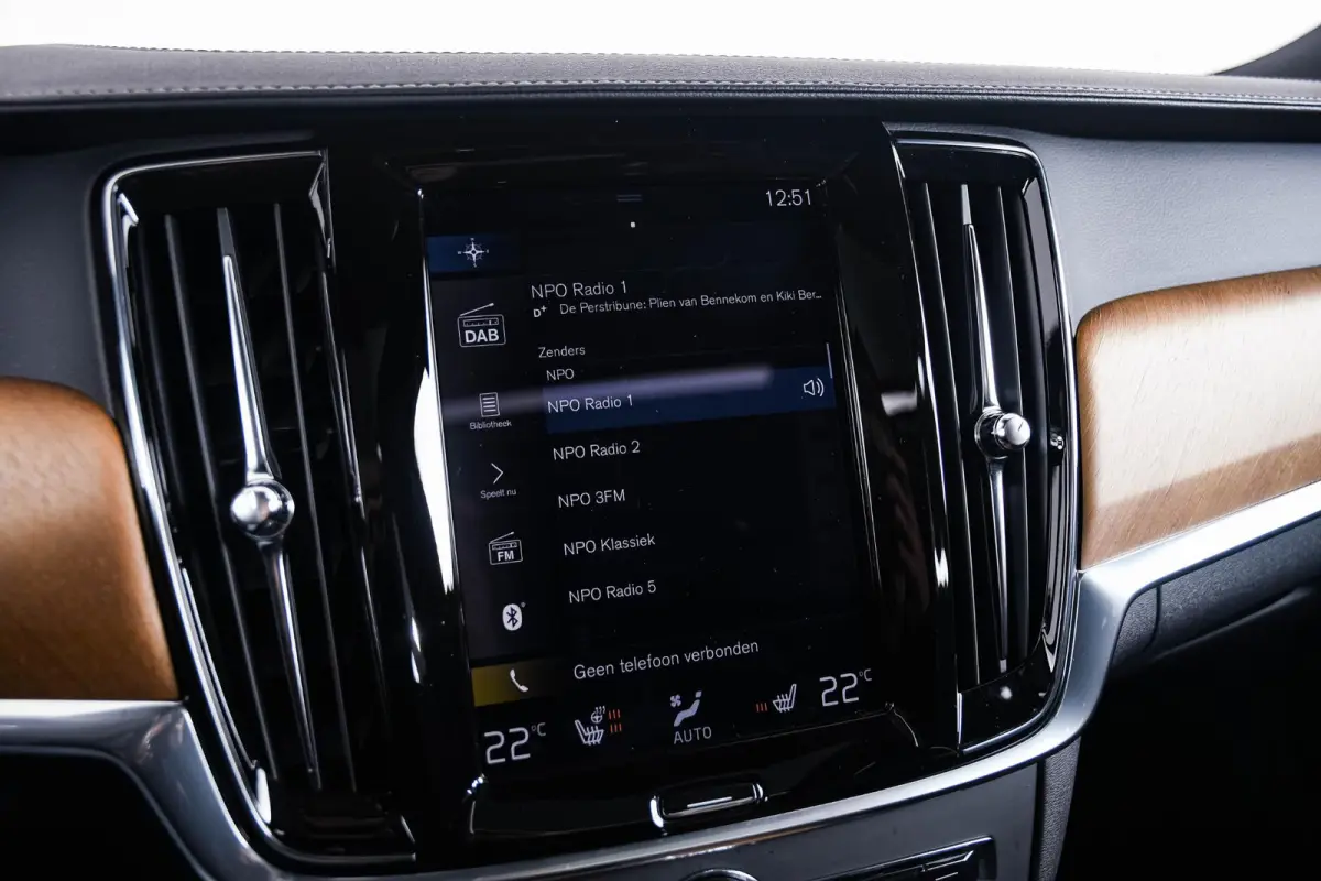 2.0 T5 Inscription Panoramadak - Luchtvering - Adaptieve Cruise Control - Head up - Harman Kardon - Stoelverwarming voor/achter - Stuurwielverwarming - Visual Park Assist - Drive Mode Settin