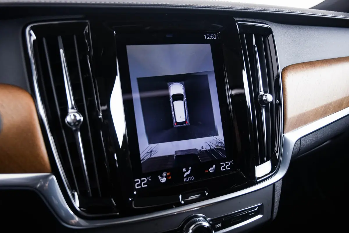 2.0 T5 Inscription Panoramadak - Luchtvering - Adaptieve Cruise Control - Head up - Harman Kardon - Stoelverwarming voor/achter - Stuurwielverwarming - Visual Park Assist - Drive Mode Settin