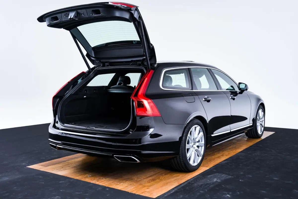 2.0 T5 Inscription Panoramadak - Luchtvering - Adaptieve Cruise Control - Head up - Harman Kardon - Stoelverwarming voor/achter - Stuurwielverwarming - Visual Park Assist - Drive Mode Settin