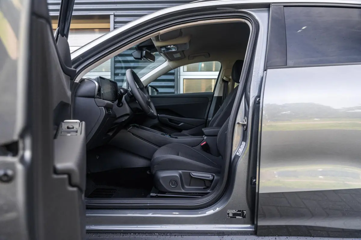 1.5 eTsi 116pk DSG Limited Edition | LMV 16'' | Voorstoel Verwarmd