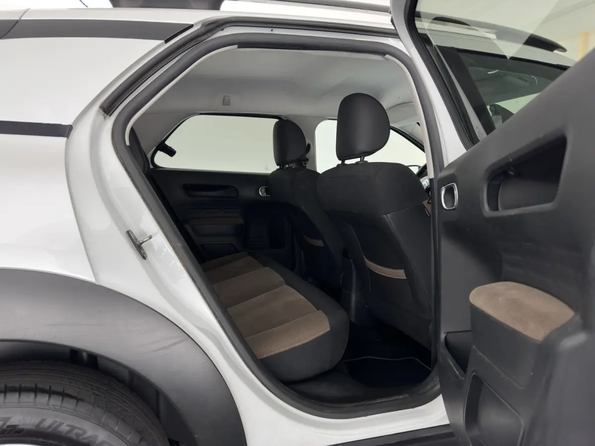 1.2 PureTech Business *NAVI-FULLMAP | DIGI-COCKPIT | ECC | PRIVACY-GLASS | PDC | CRUISE | COMFORTSEATS | TOWBAR*