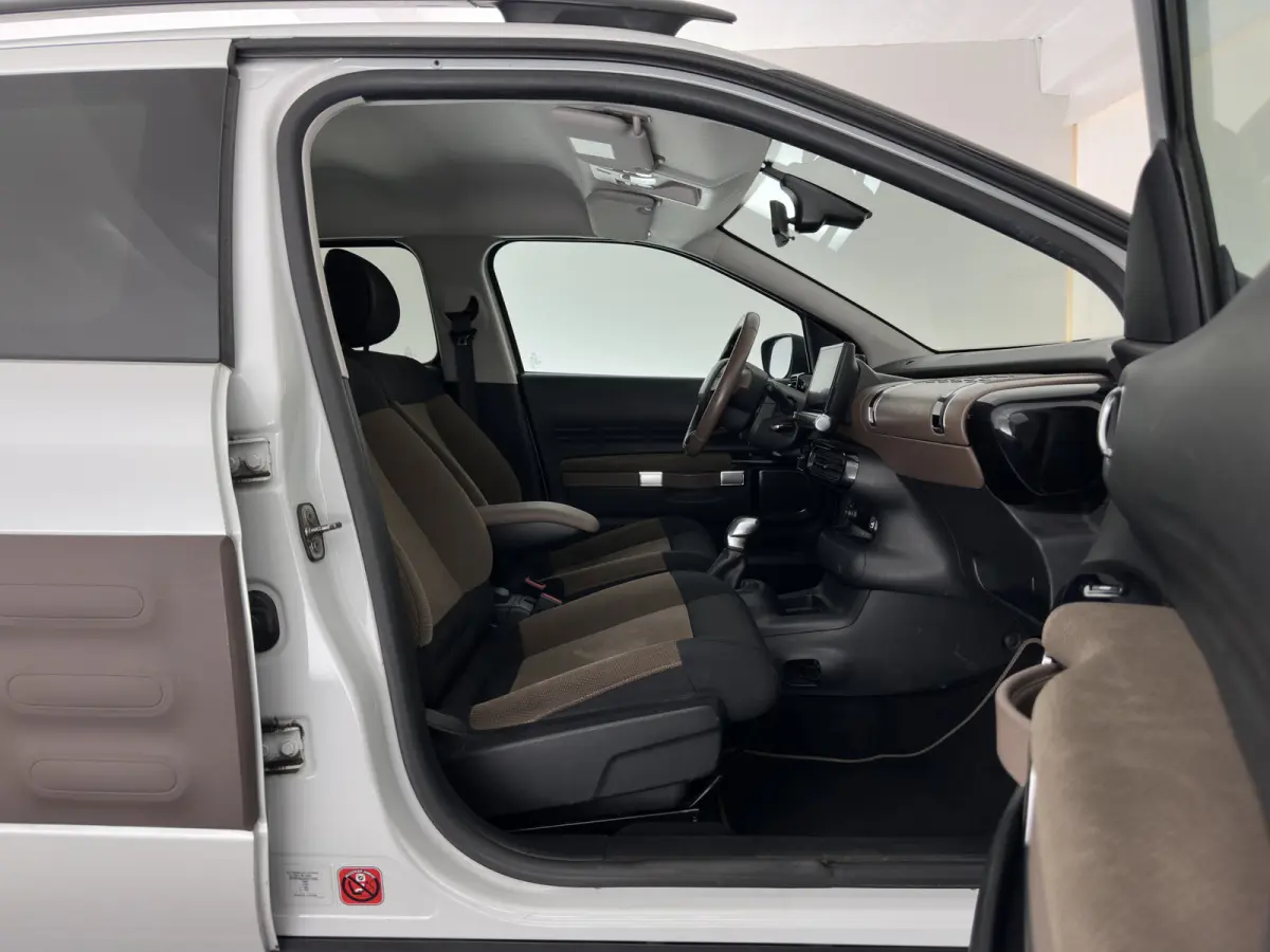 1.2 PureTech Business *NAVI-FULLMAP | DIGI-COCKPIT | ECC | PRIVACY-GLASS | PDC | CRUISE | COMFORTSEATS | TOWBAR*